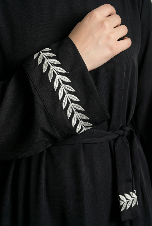 abaya en motifs de feuilles